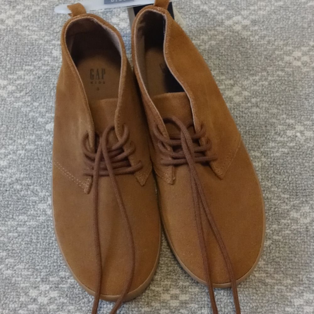 NWT Gap kids shoes